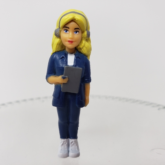 Barbie Career Mini Dolls 6 - Picture 8 of 14